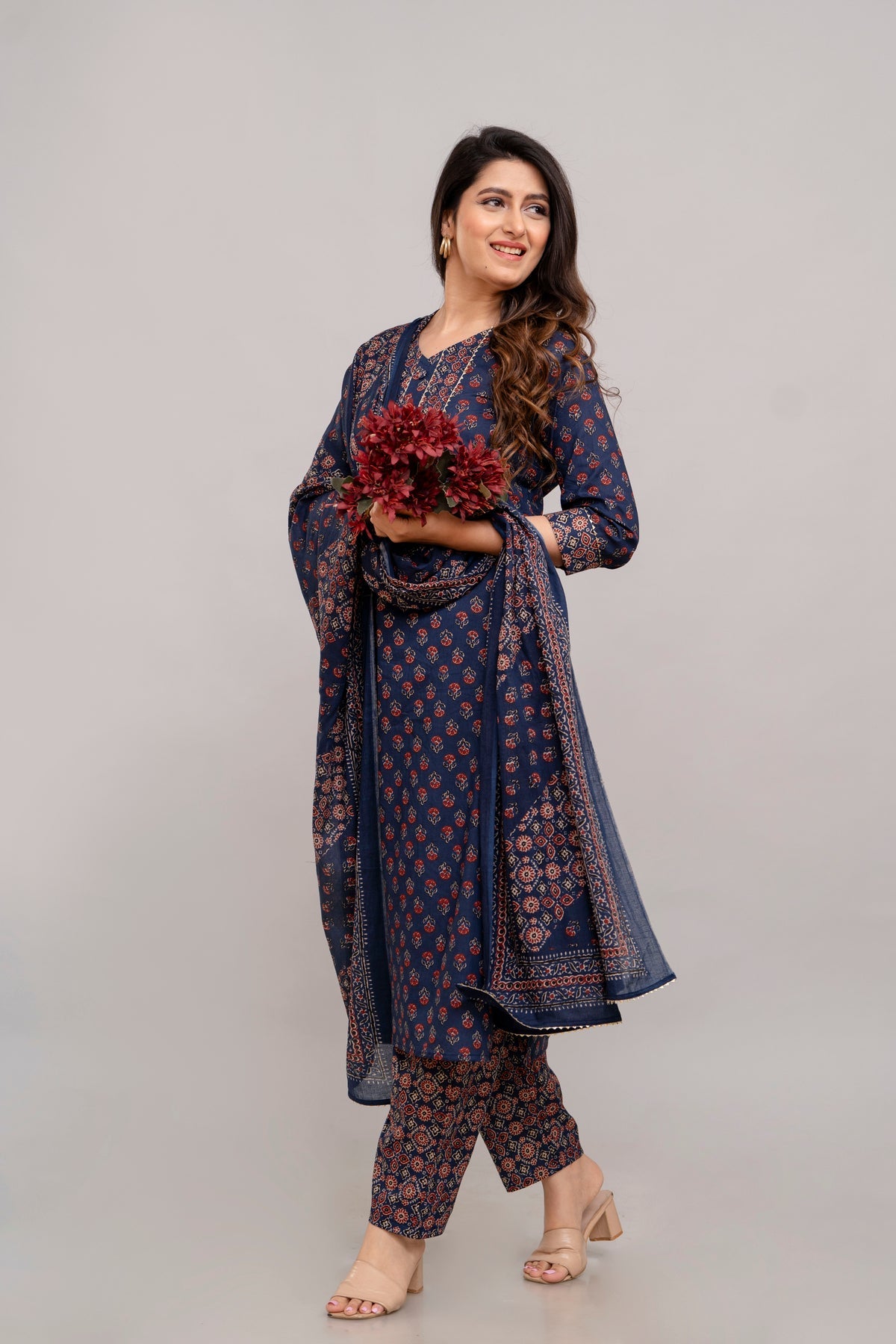 Women Midnight Blue Floral Printed Kurta with Trousers & Dupatta