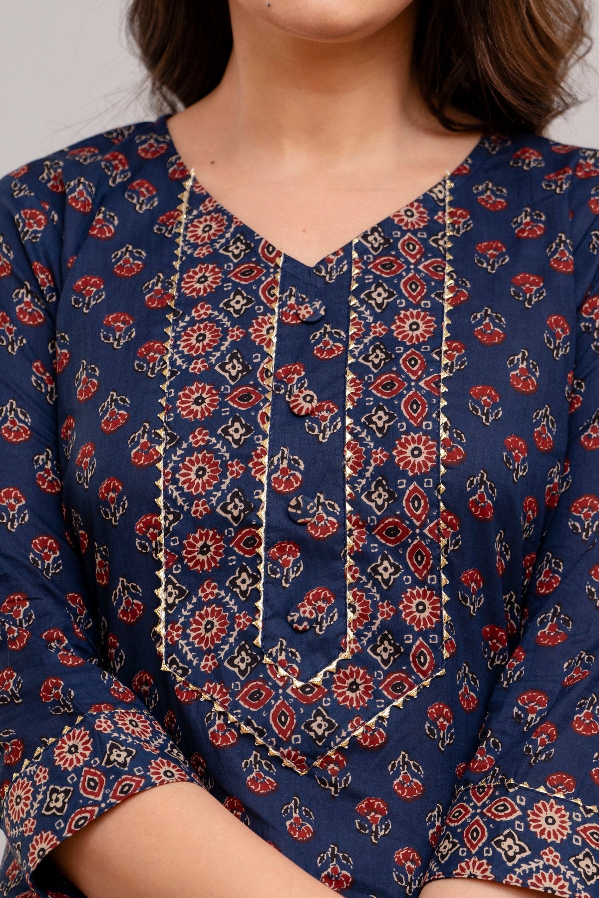 Women Midnight Blue Floral Printed Kurta with Trousers & Dupatta