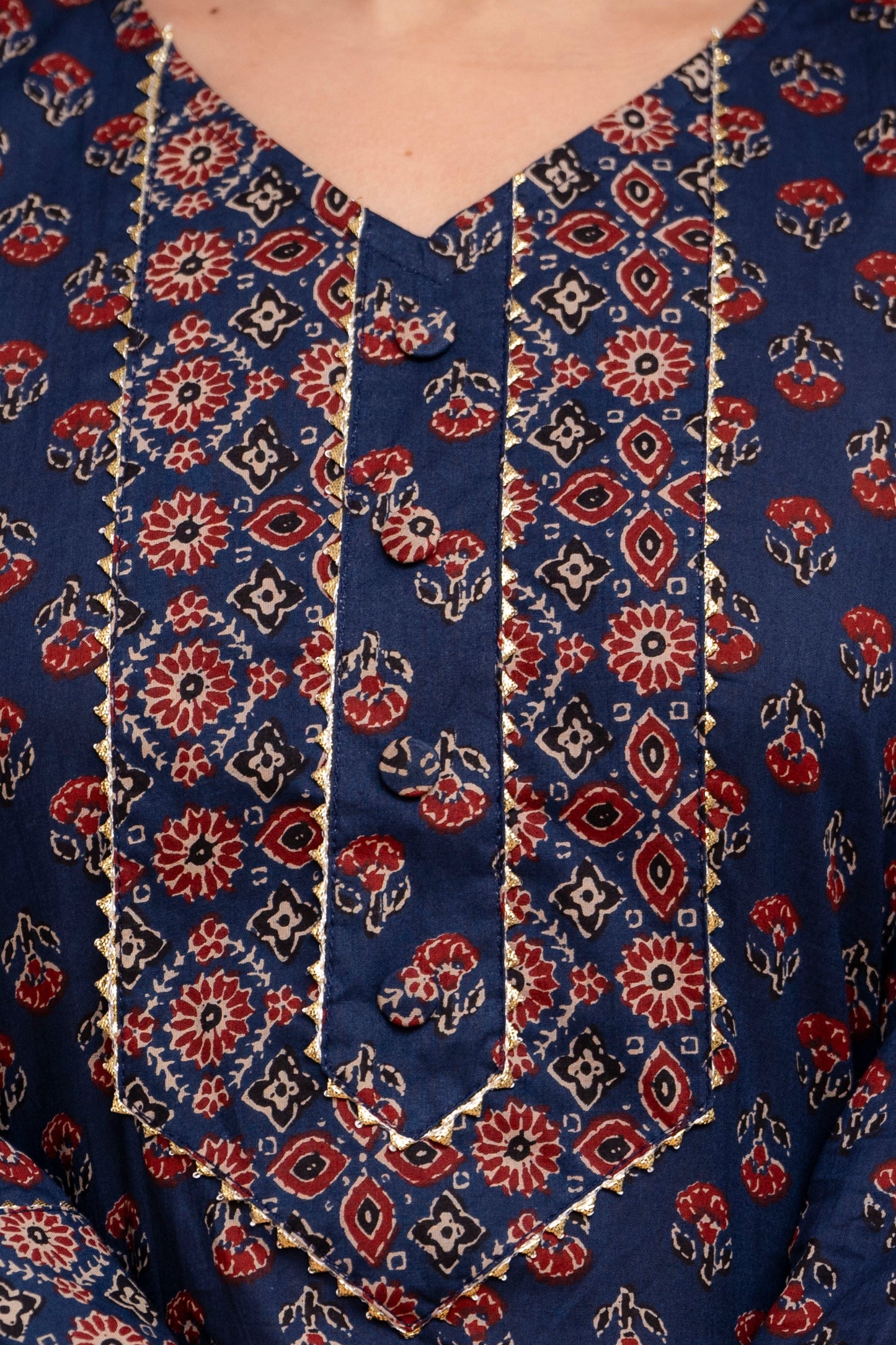 Women Midnight Blue Floral Printed Kurta with Trousers & Dupatta