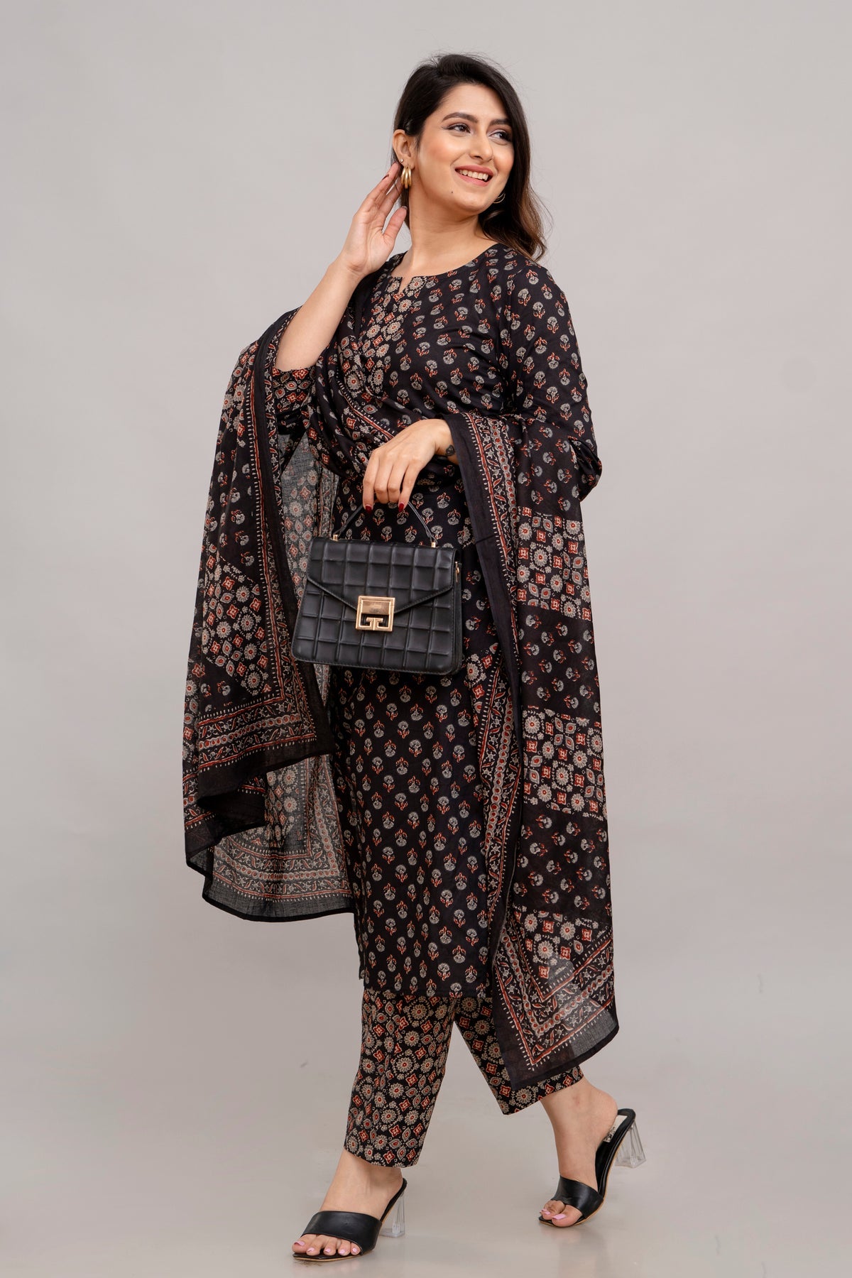 Women Black Floral Printed Kurta with Trousers & Dupatta