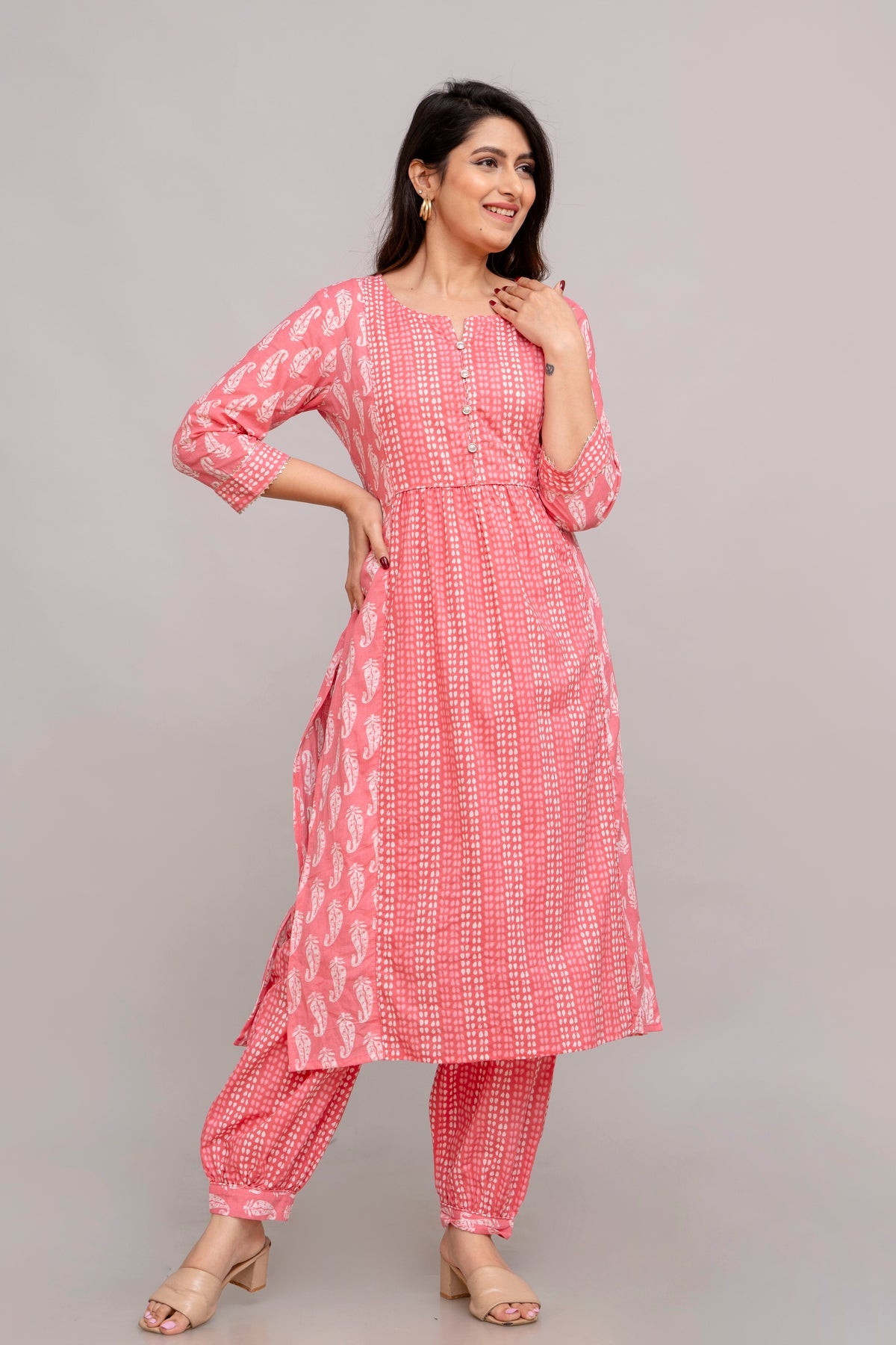 Women Salmon Pink Floral Printed Kurta with Trousers