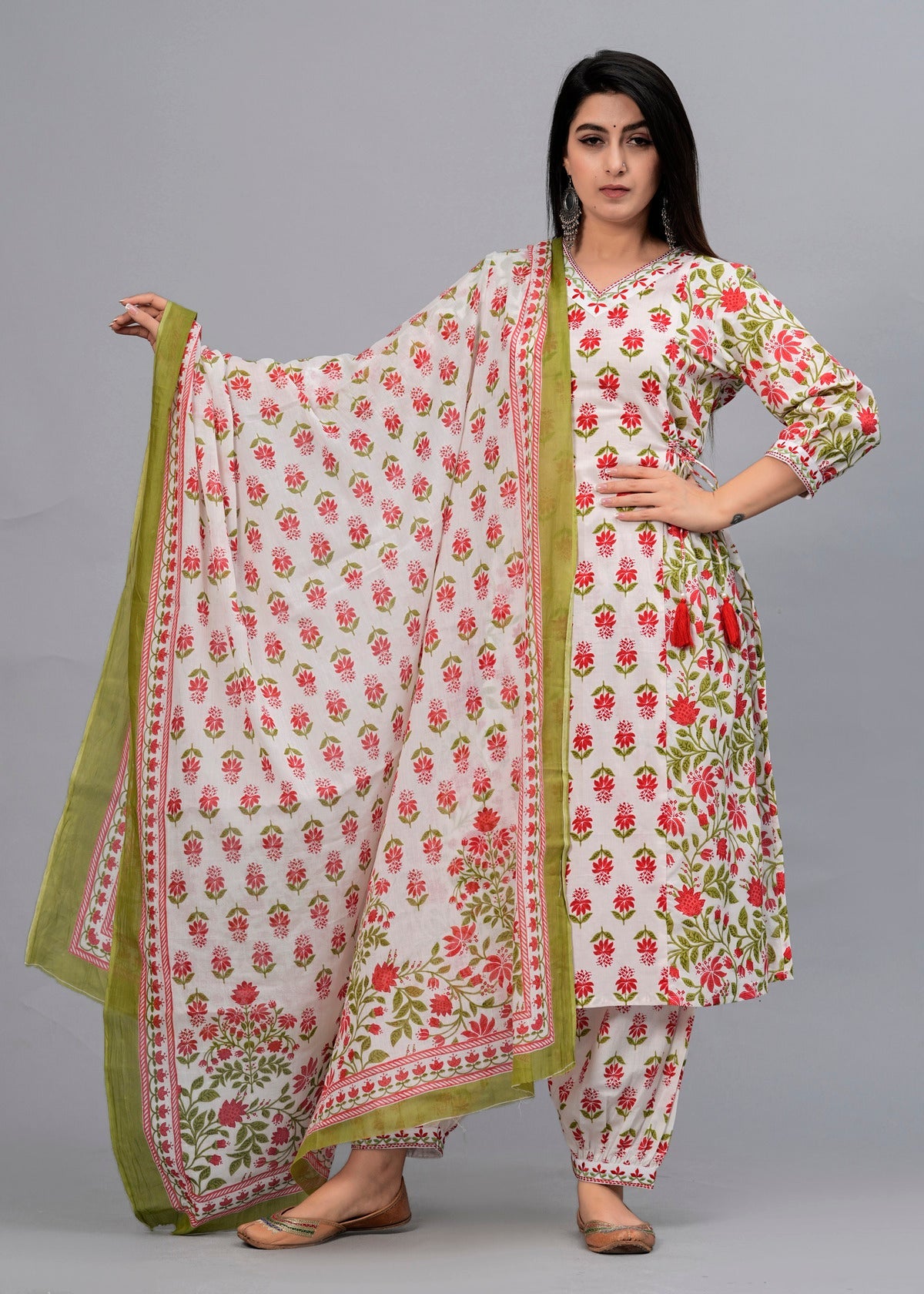 Women White & Red Floral Printed Kurta with Pyjamas & Dupatta