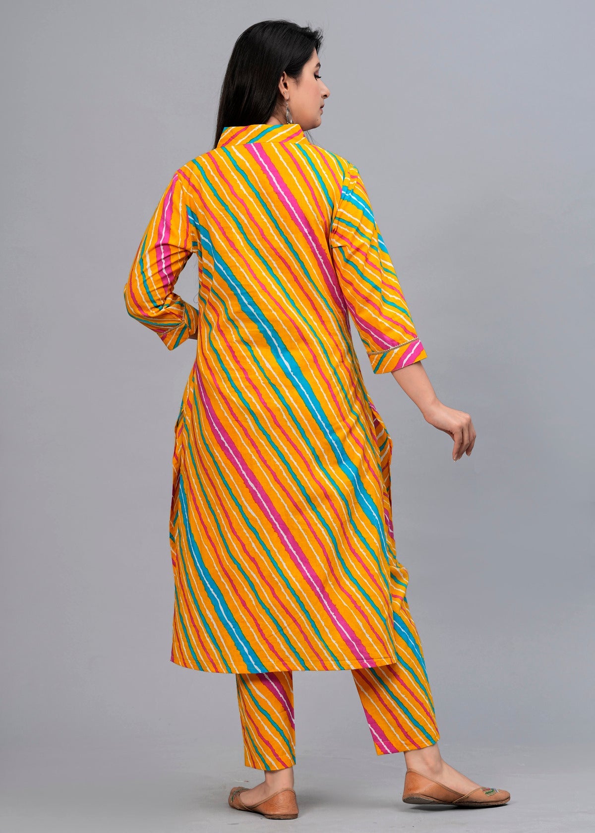 Women Multi Leheriya Printed Kurta with Trousers & Dupatta