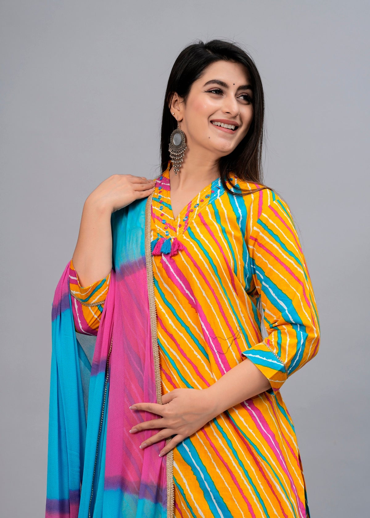 Women Multi Leheriya Printed Kurta with Trousers & Dupatta