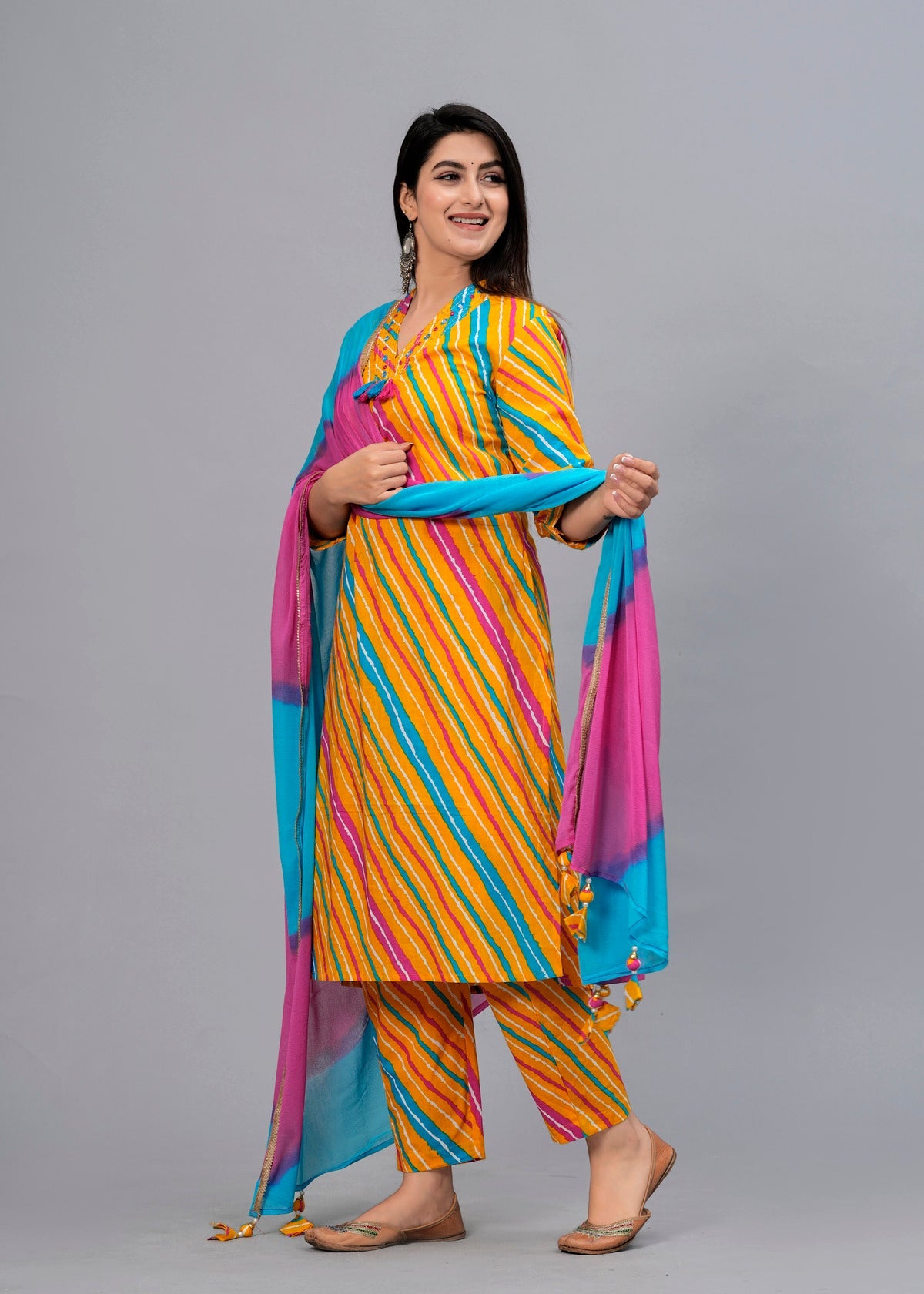 Women Multi Leheriya Printed Kurta with Trousers & Dupatta