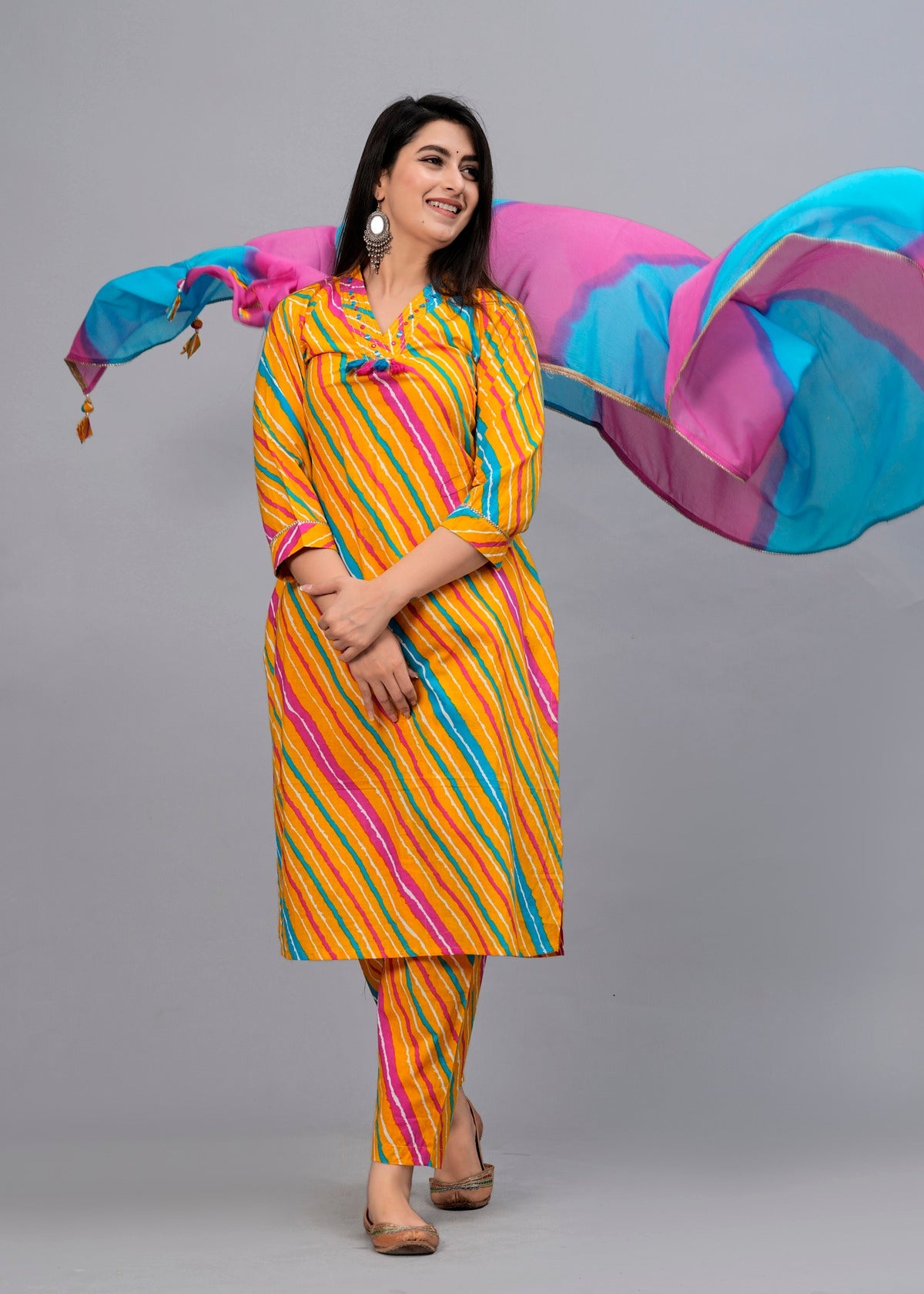 Women Multi Leheriya Printed Kurta with Trousers & Dupatta