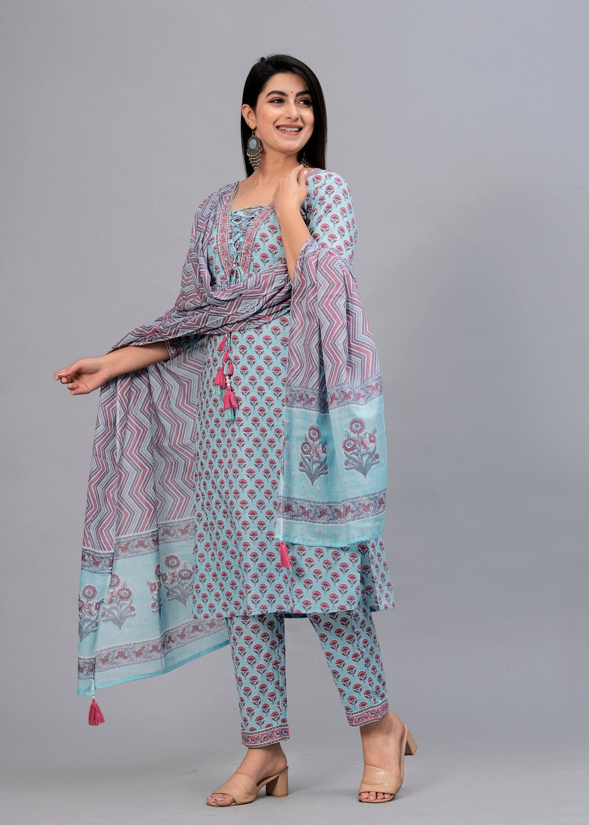 Women Turquoise Blue Floral Printed Kurta with Trousers & Dupatta