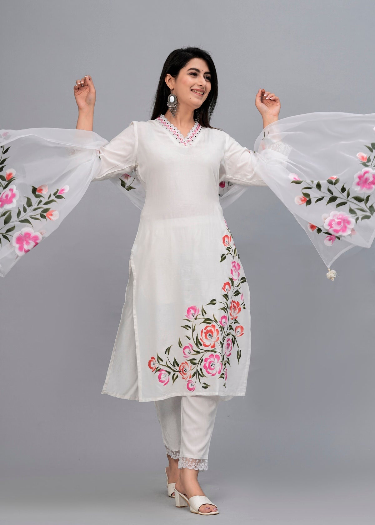 Women White Floral Printed Kurta with Trousers & Dupatta