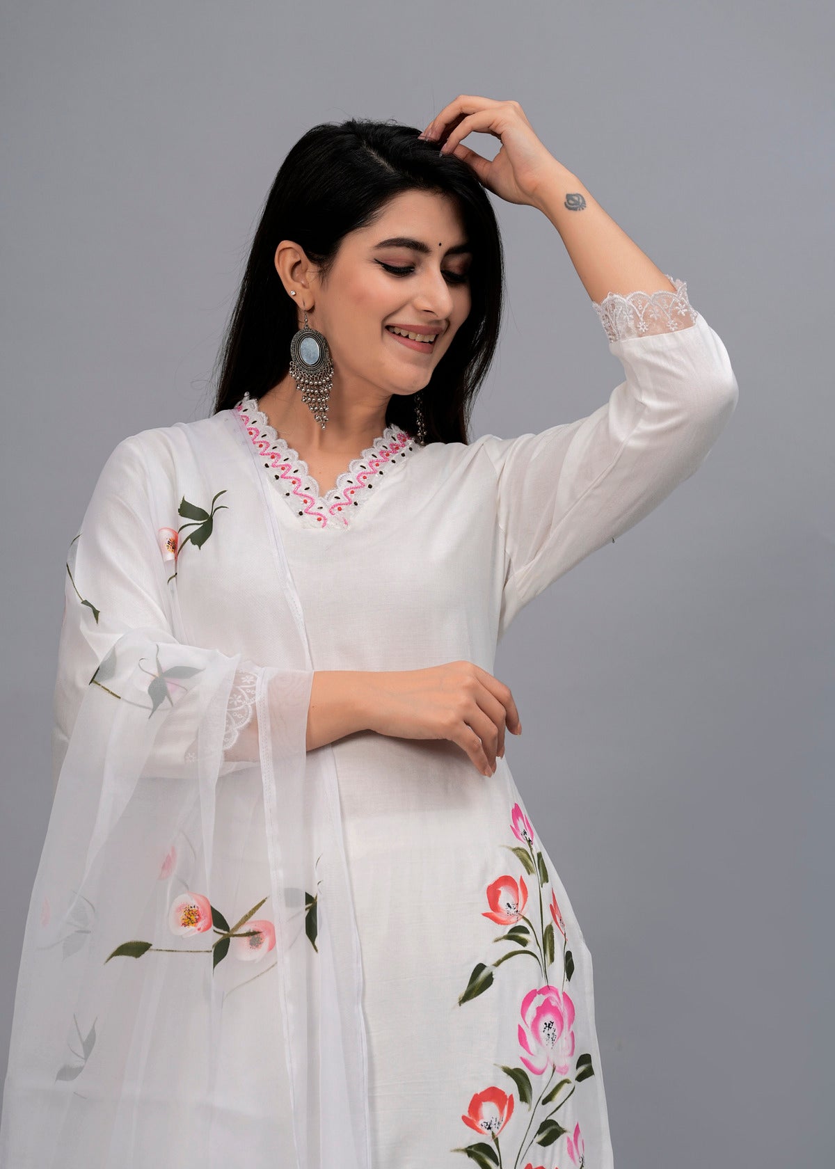 Women White Floral Printed Kurta with Trousers & Dupatta