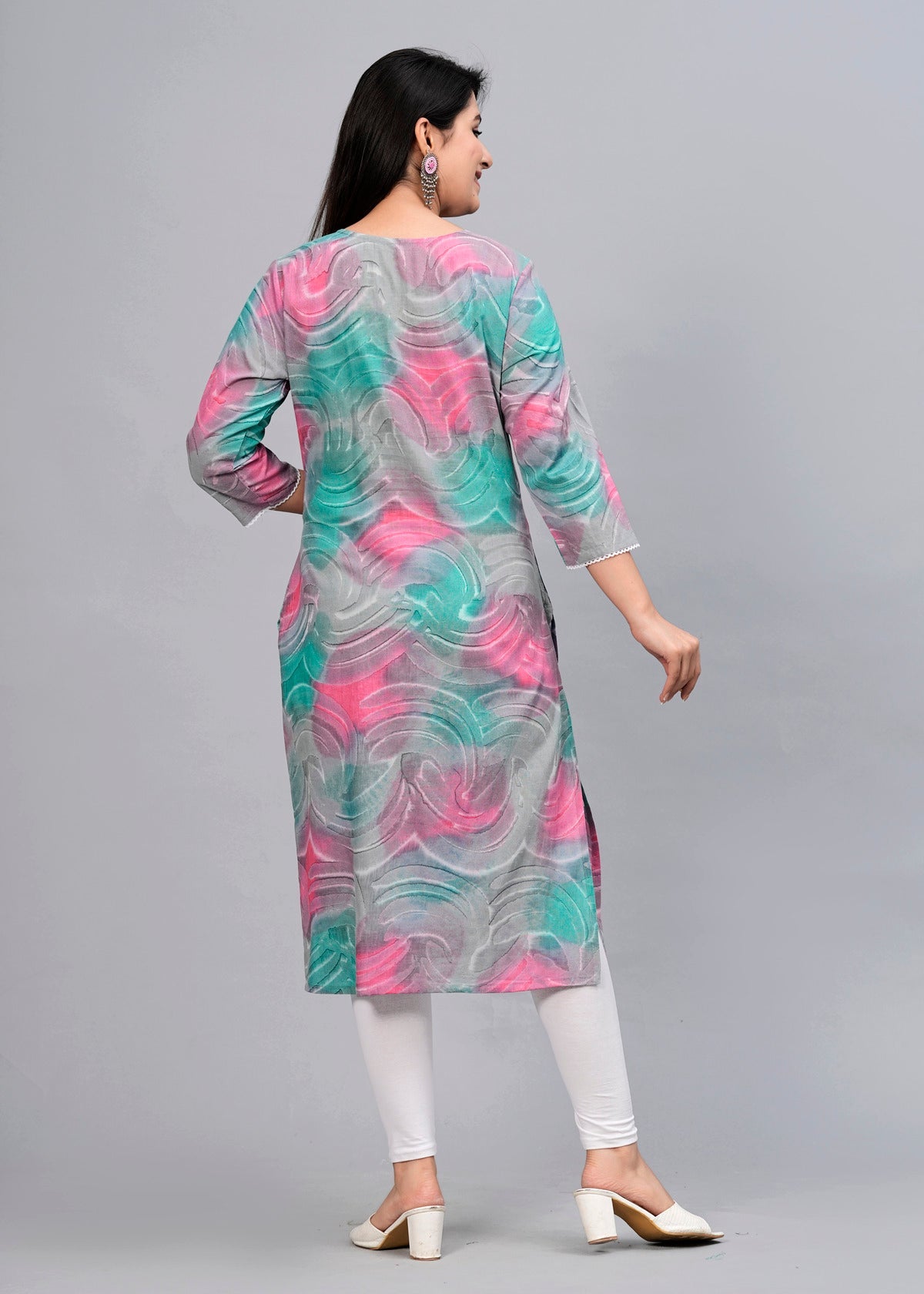 Women Pink & Turquoise Digital Printed Straight Kurta