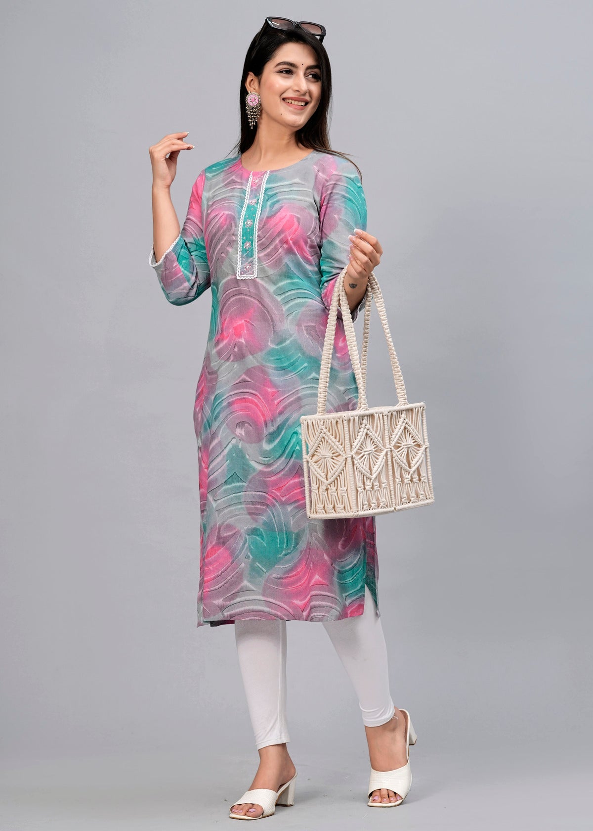 Women Pink & Turquoise Digital Printed Straight Kurta