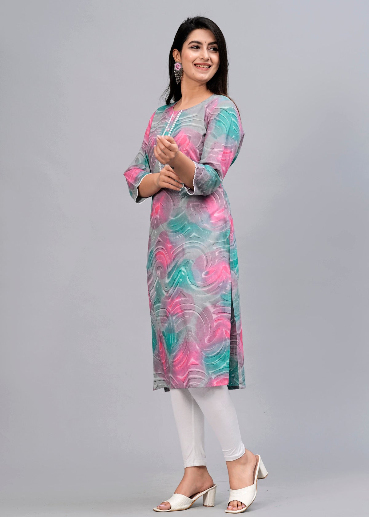 Women Pink & Turquoise Digital Printed Straight Kurta