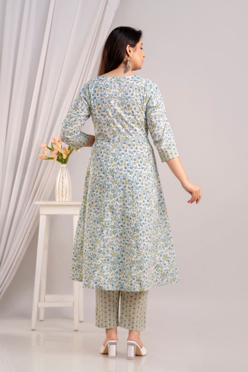 Women White & Sky Floral Printed Kurta with Trousers & Dupatta