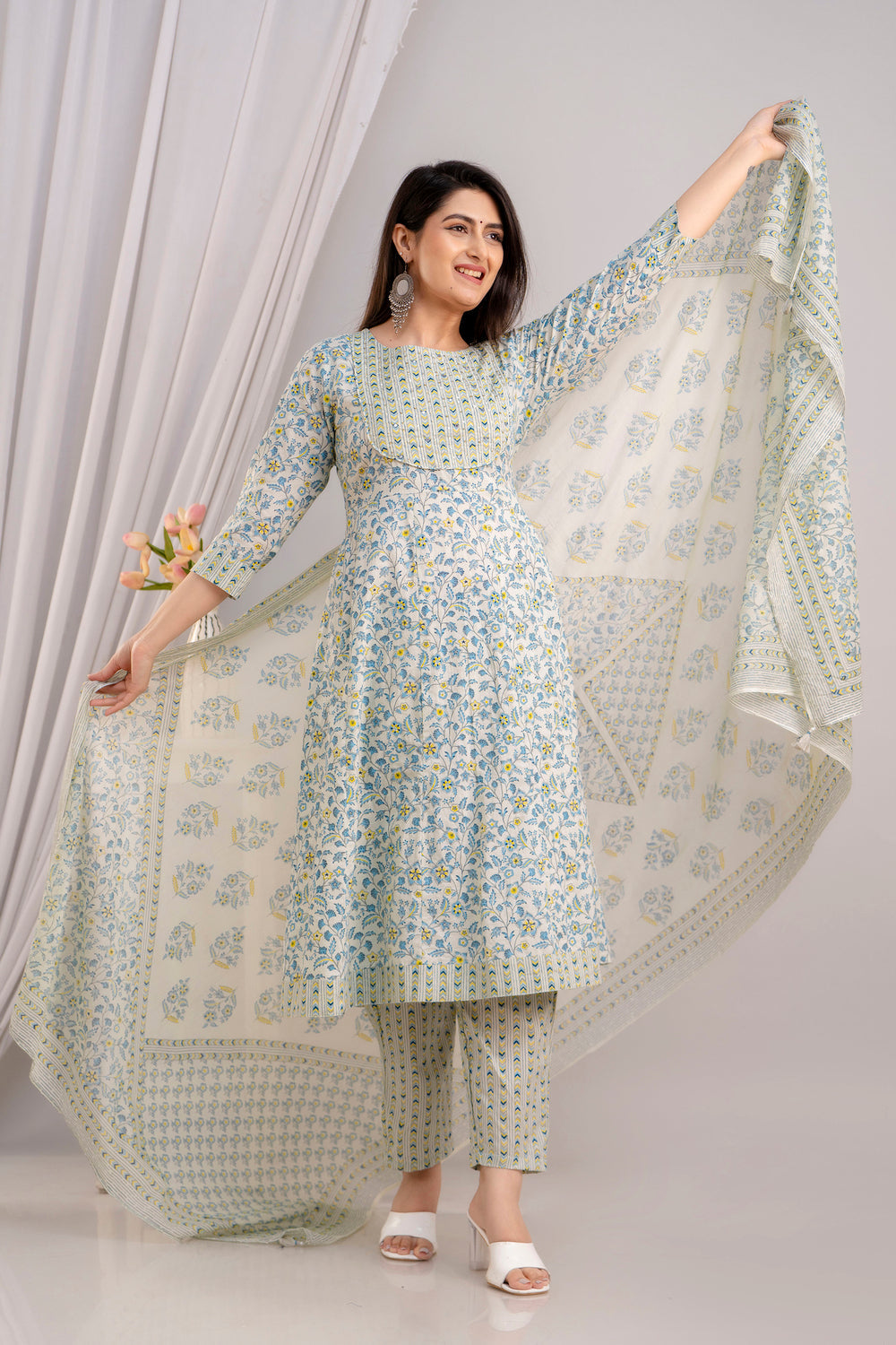 Women White & Sky Floral Printed Kurta with Trousers & Dupatta