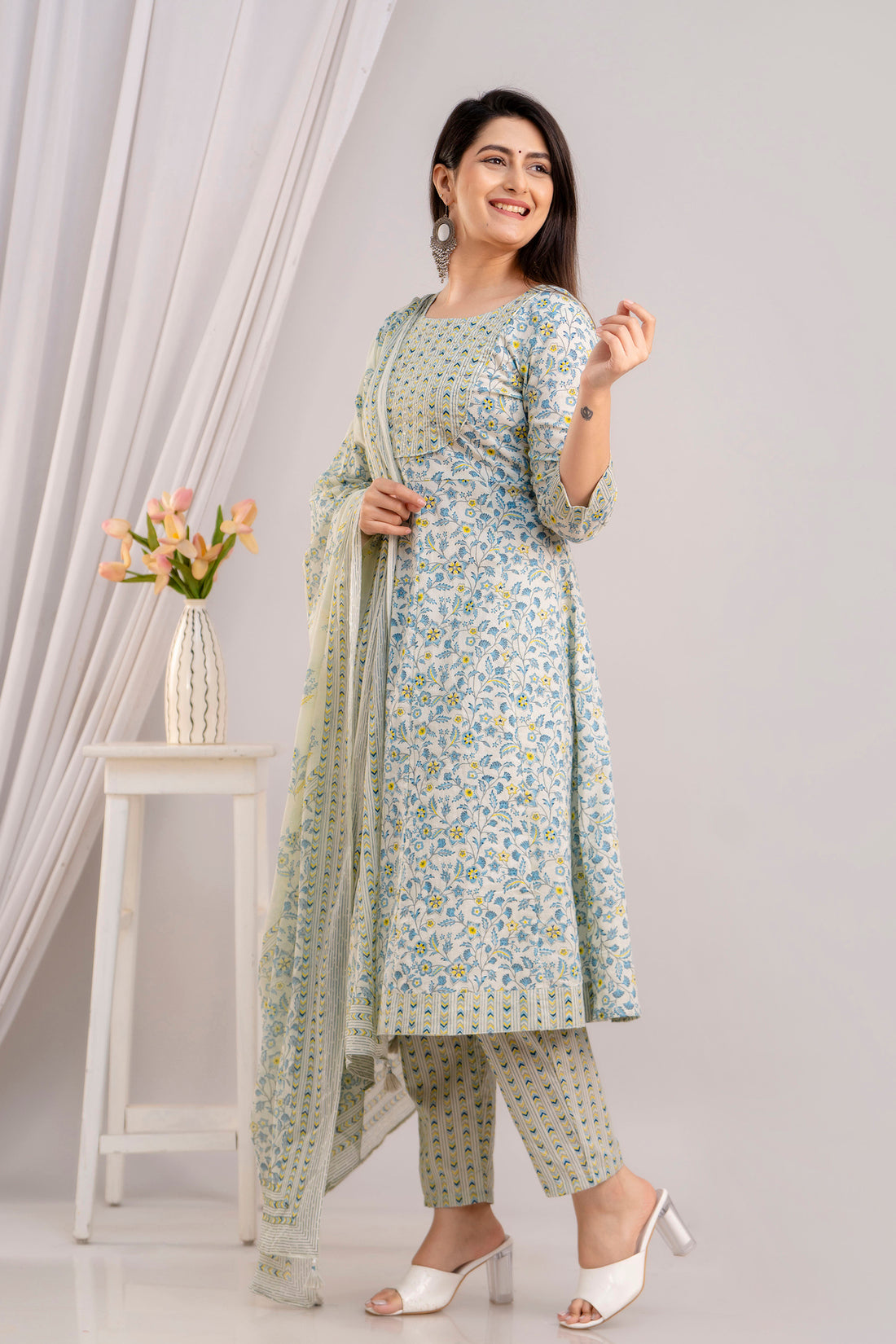 Women White & Sky Floral Printed Kurta with Trousers & Dupatta