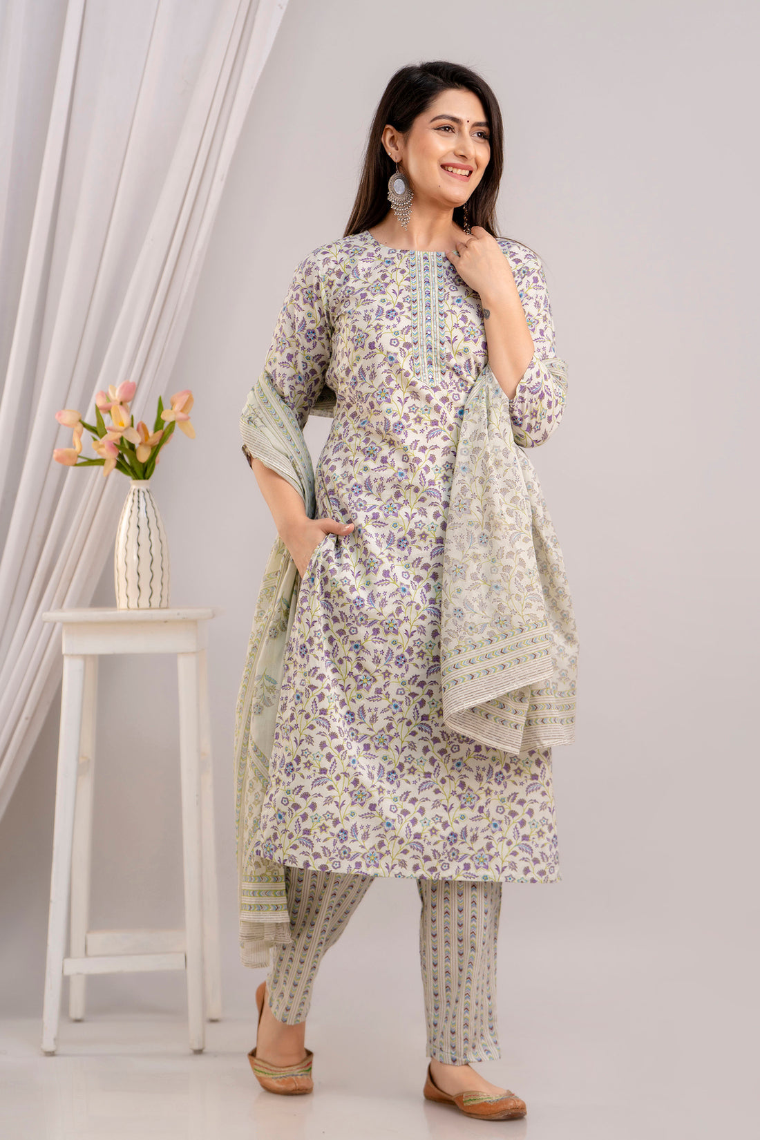 Women White & Purple Floral Printed Kurta with Trousers & Dupatta