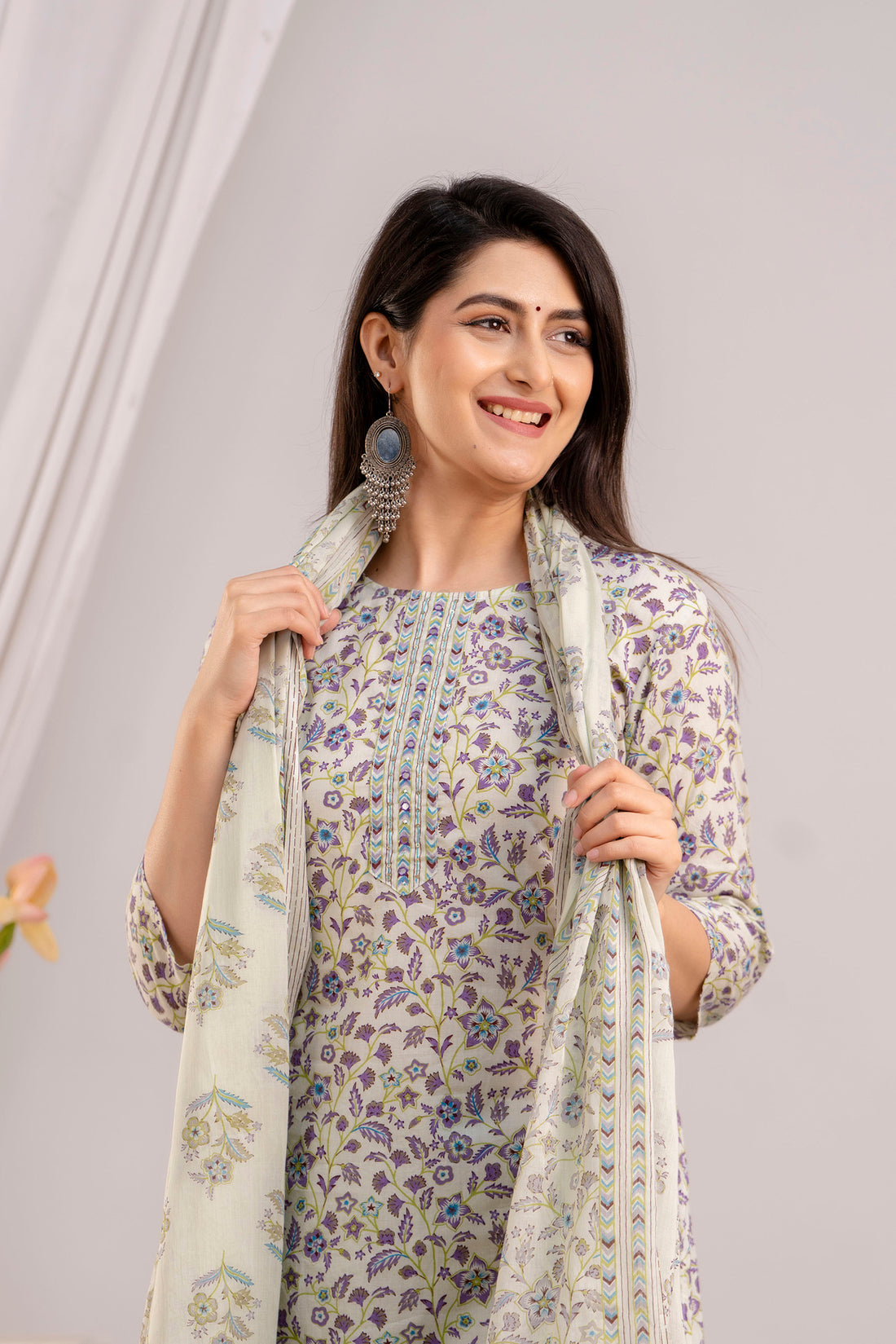 Women White & Purple Floral Printed Kurta with Trousers & Dupatta