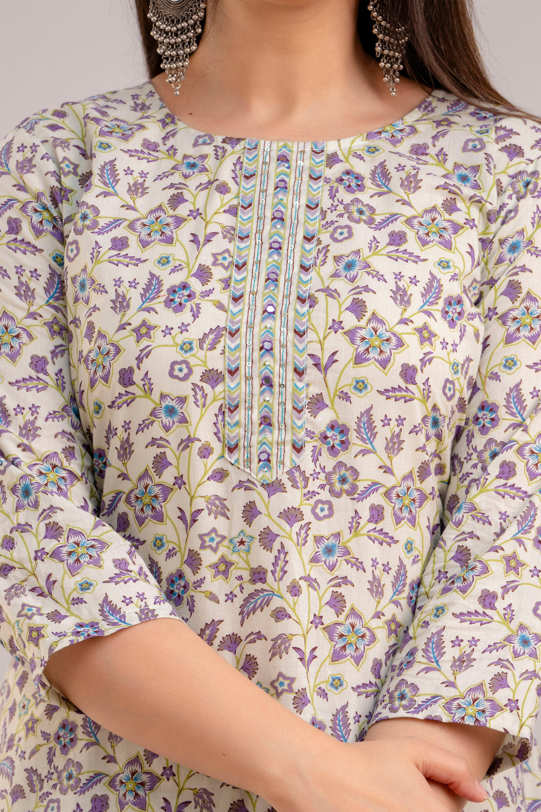 Women White & Purple Floral Printed Kurta with Trousers & Dupatta