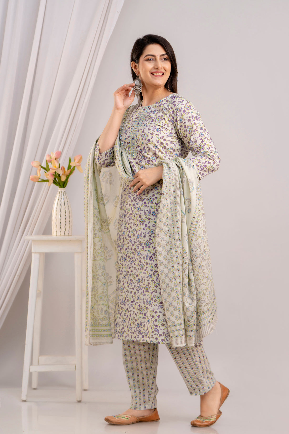 Women White & Purple Floral Printed Kurta with Trousers & Dupatta