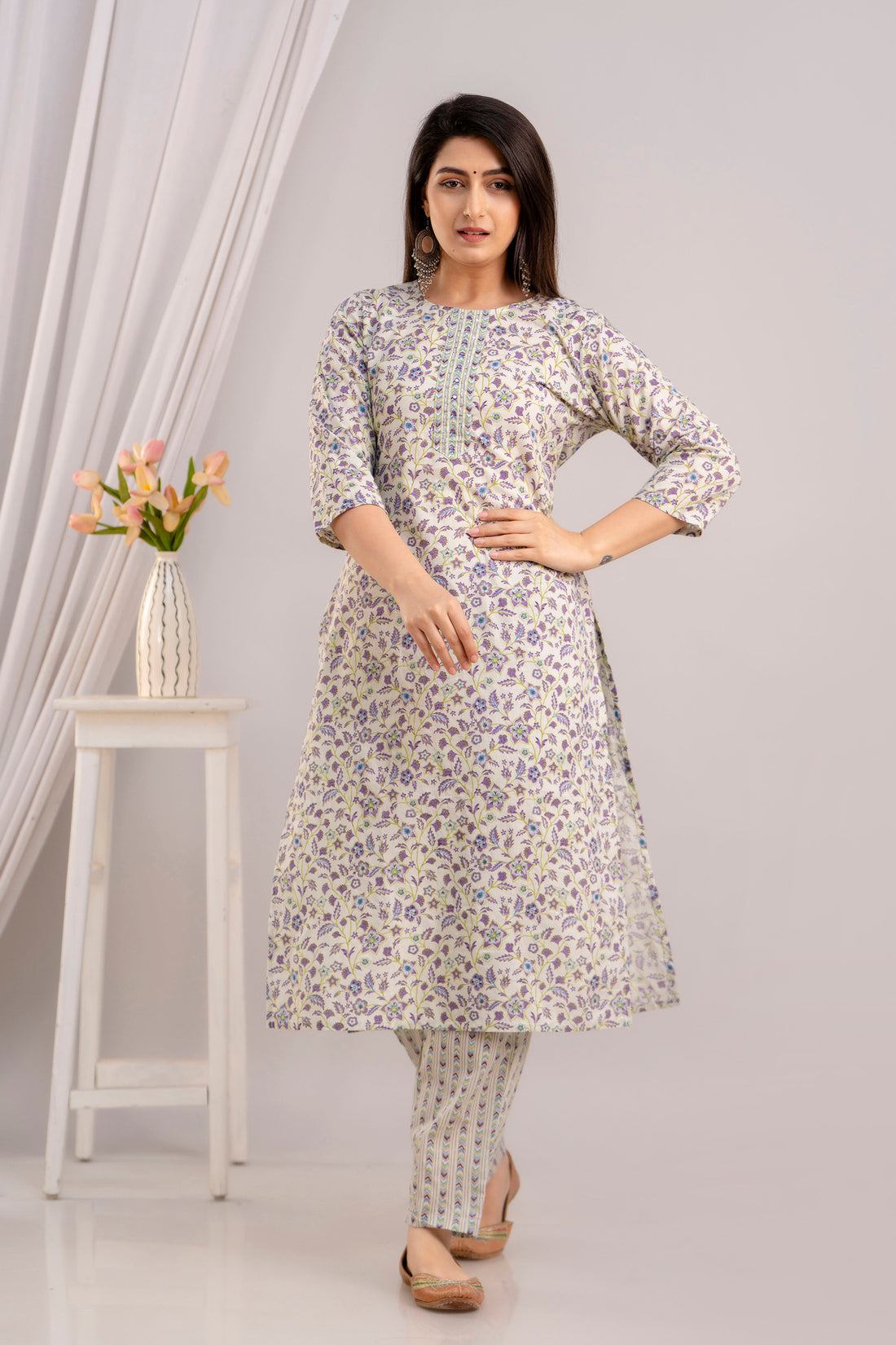 Women White & Purple Floral Printed Kurta with Trousers & Dupatta