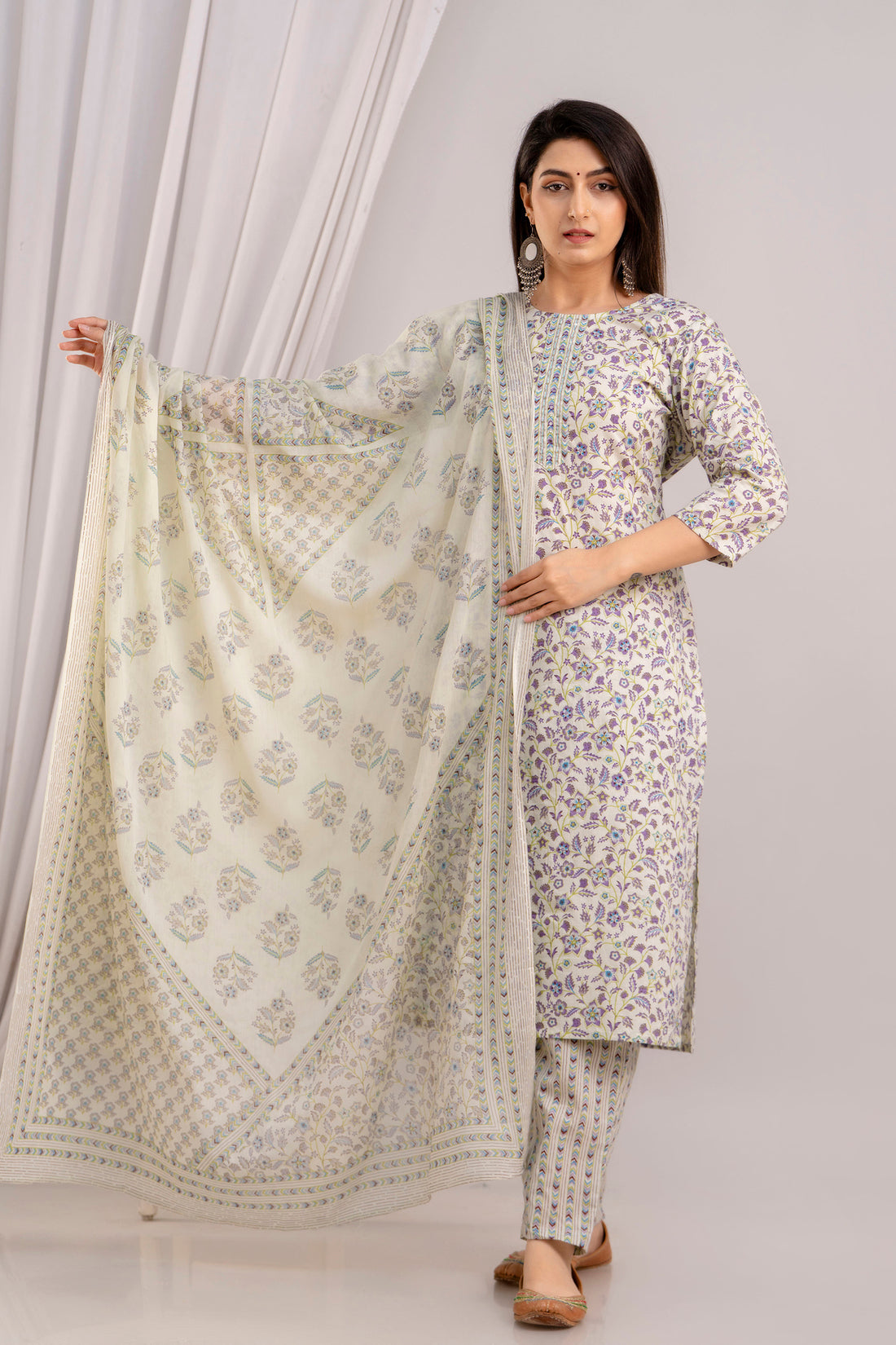 Women White & Purple Floral Printed Kurta with Trousers & Dupatta