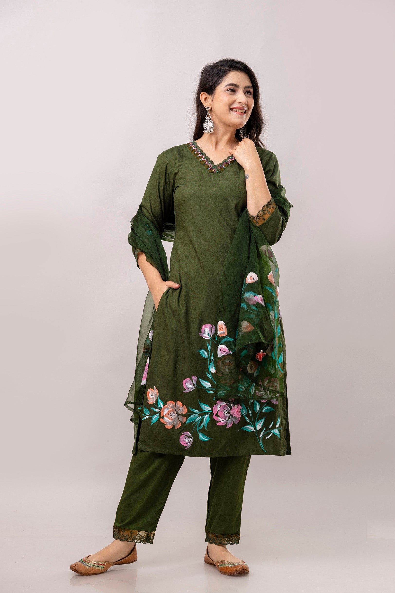 Women Green Floral Brush Painted Kurta with Trousers & Dupatta