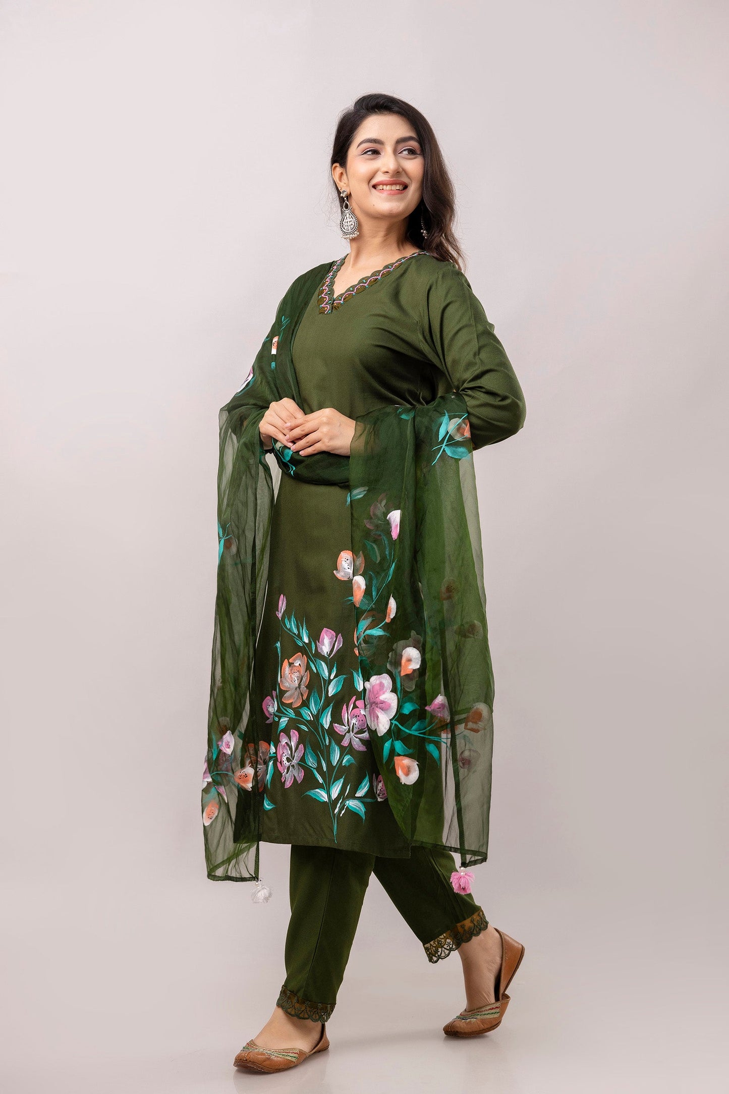 Women Green Floral Brush Painted Kurta with Trousers & Dupatta