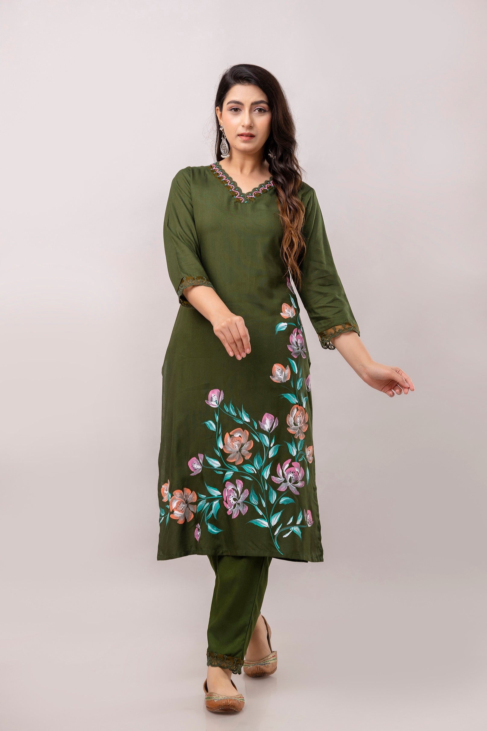 Women Green Floral Brush Painted Kurta with Trousers & Dupatta