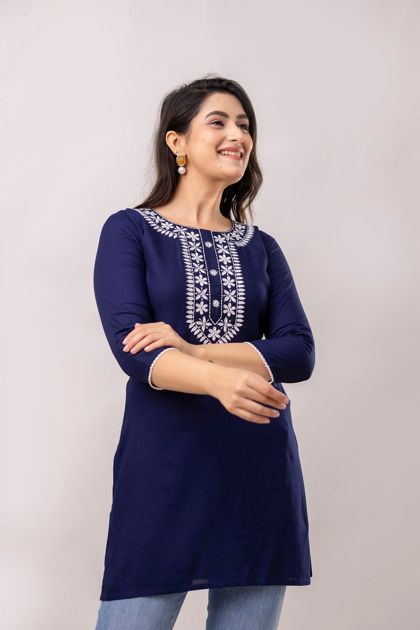 Women Navy Blue & White Chawal Taka Embroidered Viscose Rayon Straight Kurti