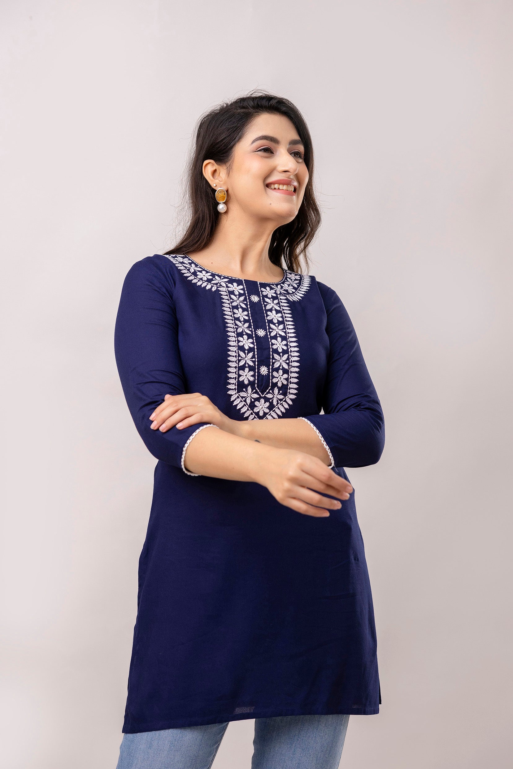 Women Navy Blue & White Chawal Taka Embroidered Viscose Rayon Straight Kurti