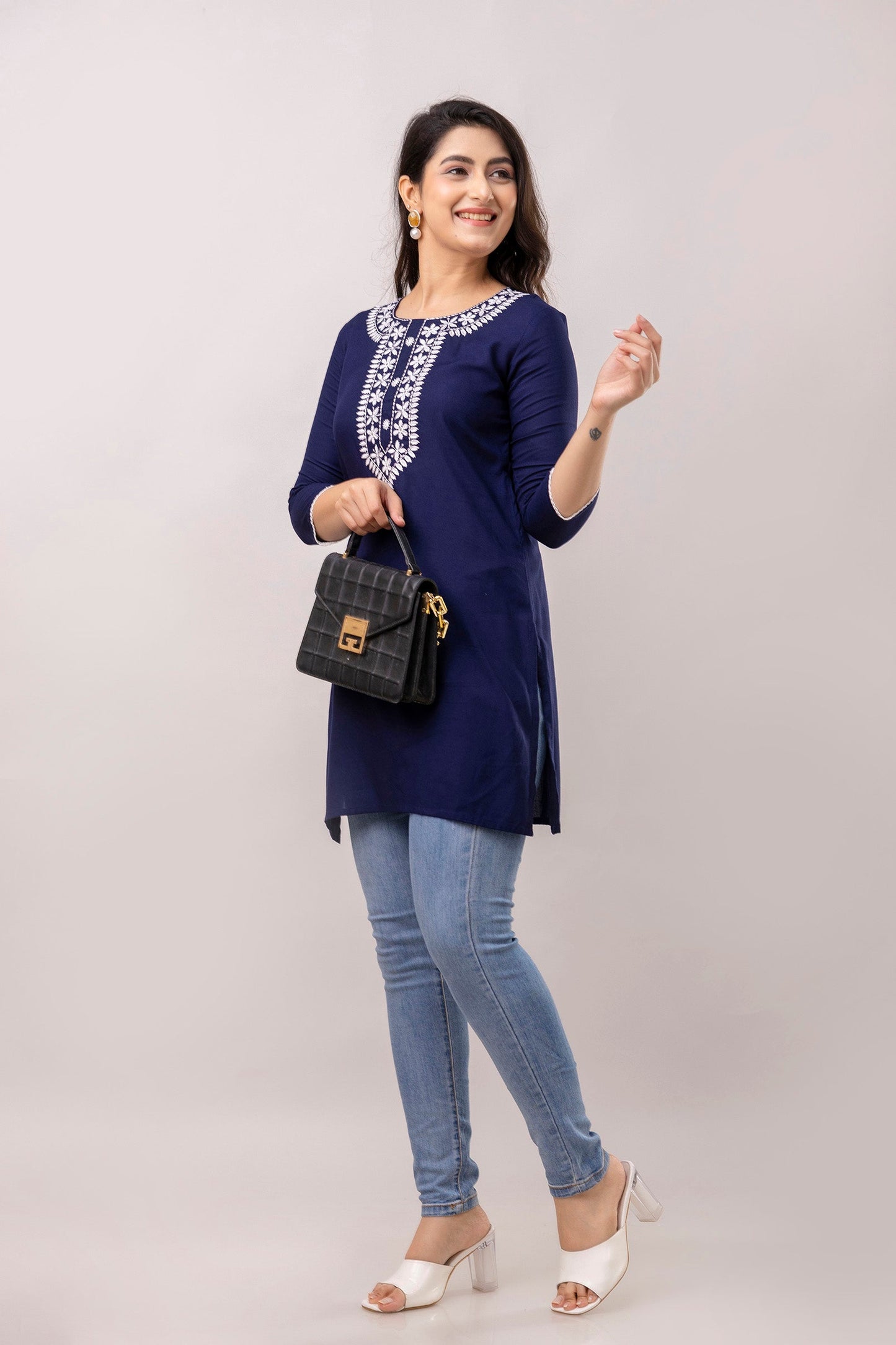 Women Navy Blue & White Chawal Taka Embroidered Viscose Rayon Straight Kurti