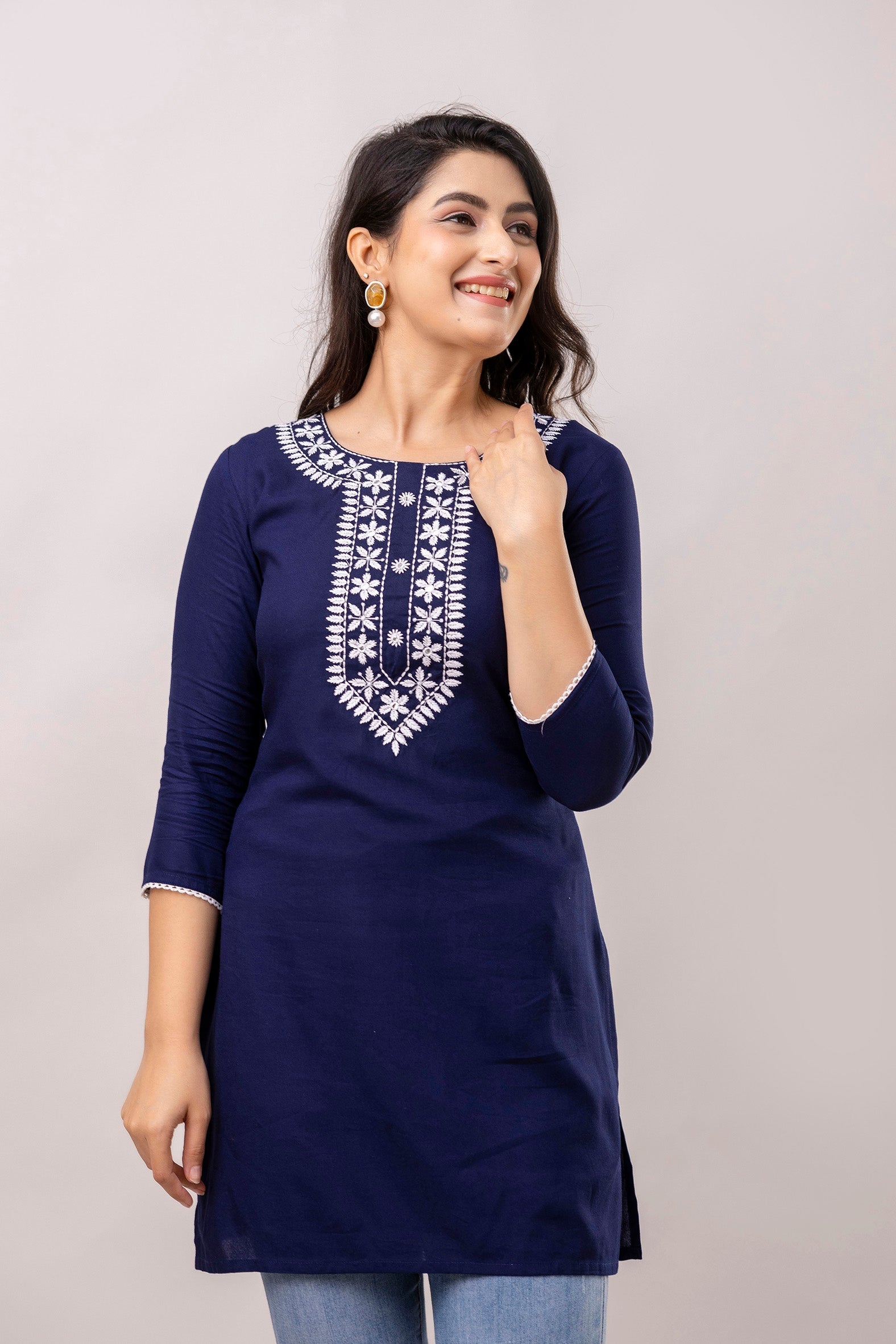 Women Navy Blue & White Chawal Taka Embroidered Viscose Rayon Straight Kurti