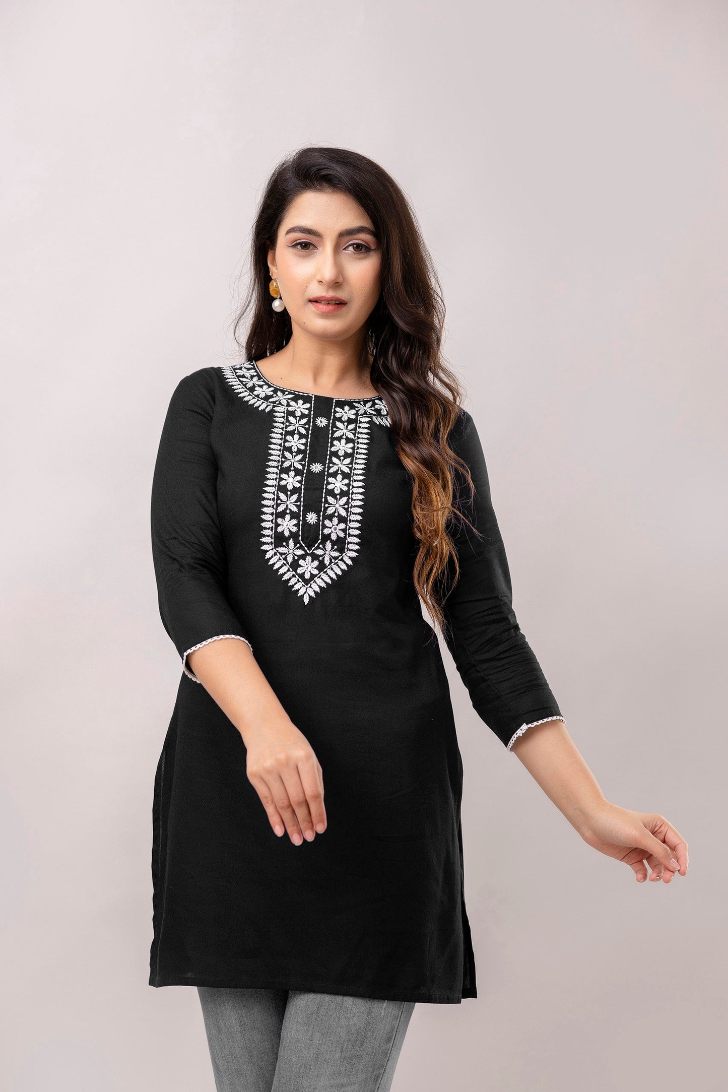 Women Black & White Chawal Taka Embroidered Viscose Rayon Straight Kurti