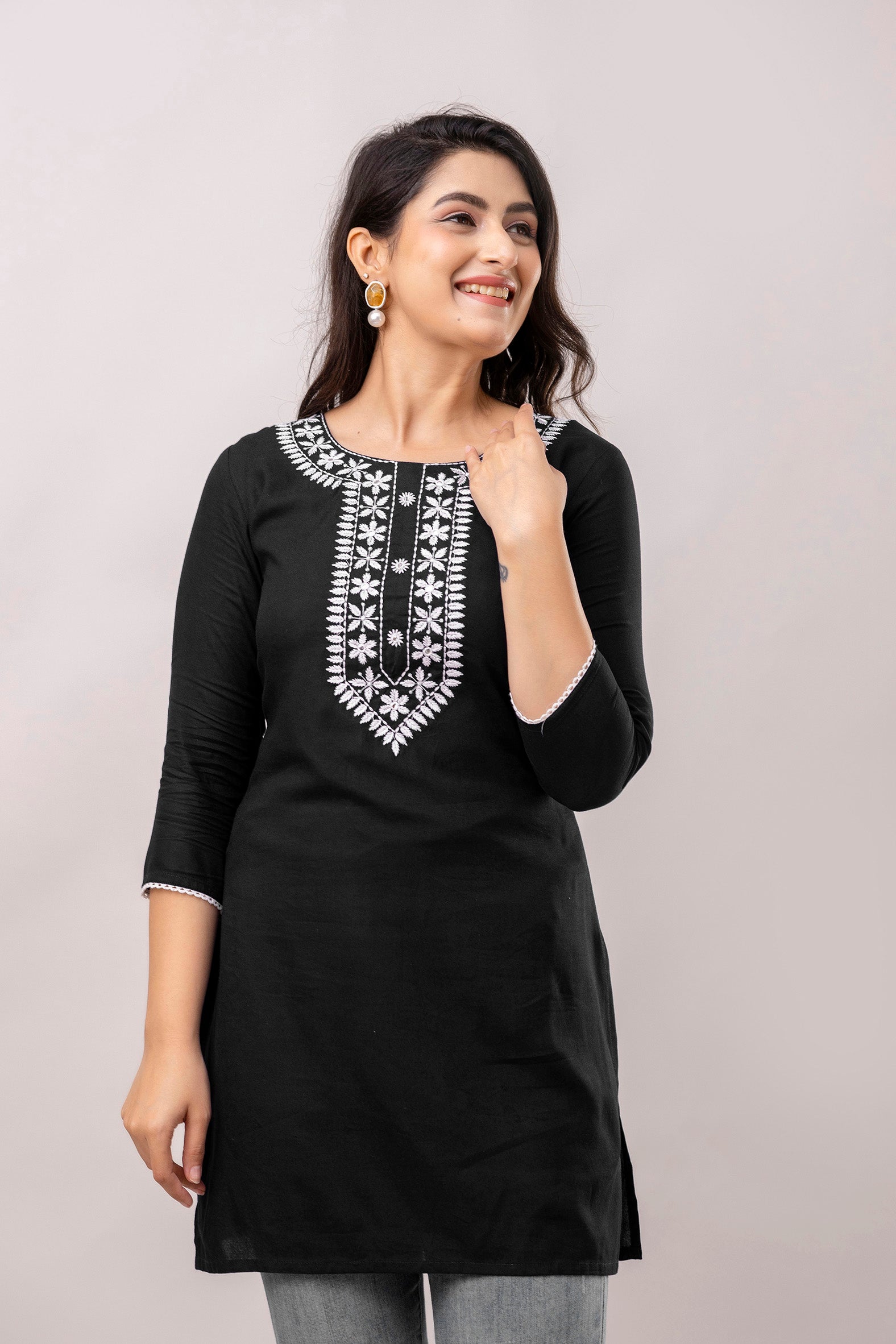 Women Black & White Chawal Taka Embroidered Viscose Rayon Straight Kurti