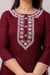 Women Maroon & White Chawal Taka Embroidered Viscose Rayon Straight Kurti