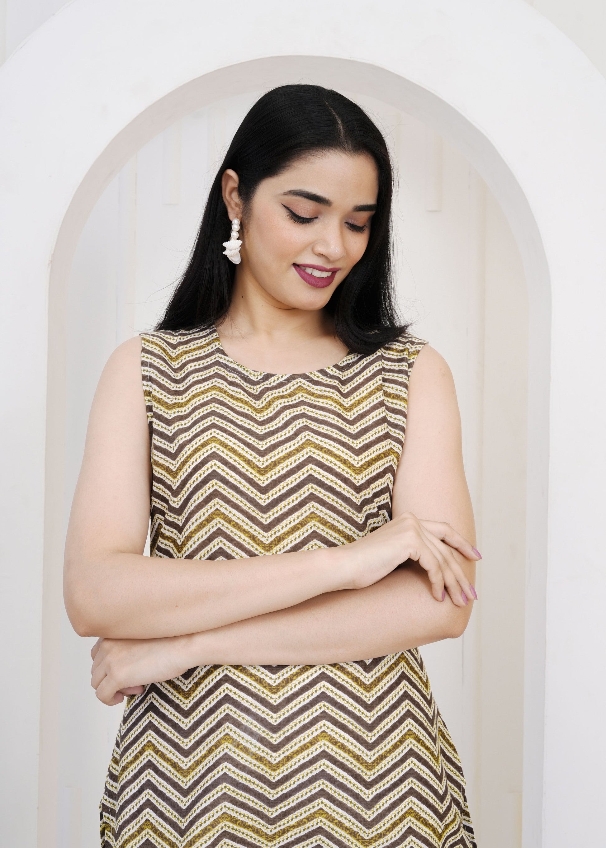 Women Brown Chevron/Zig Zag Pure Cotton Straight Kurti