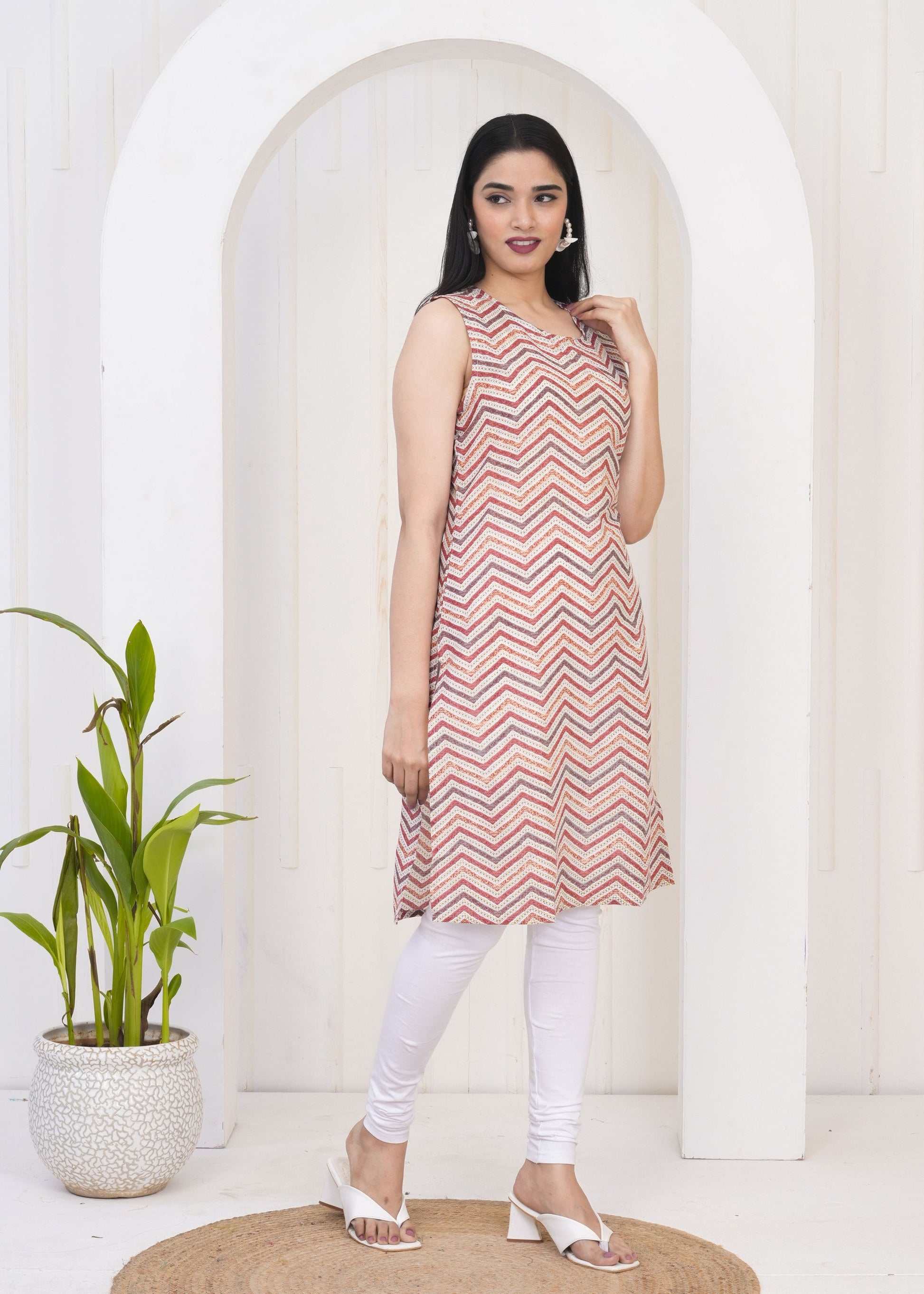 Women Multicolor Chevron/Zig Zag Pure Cotton Straight Kurti