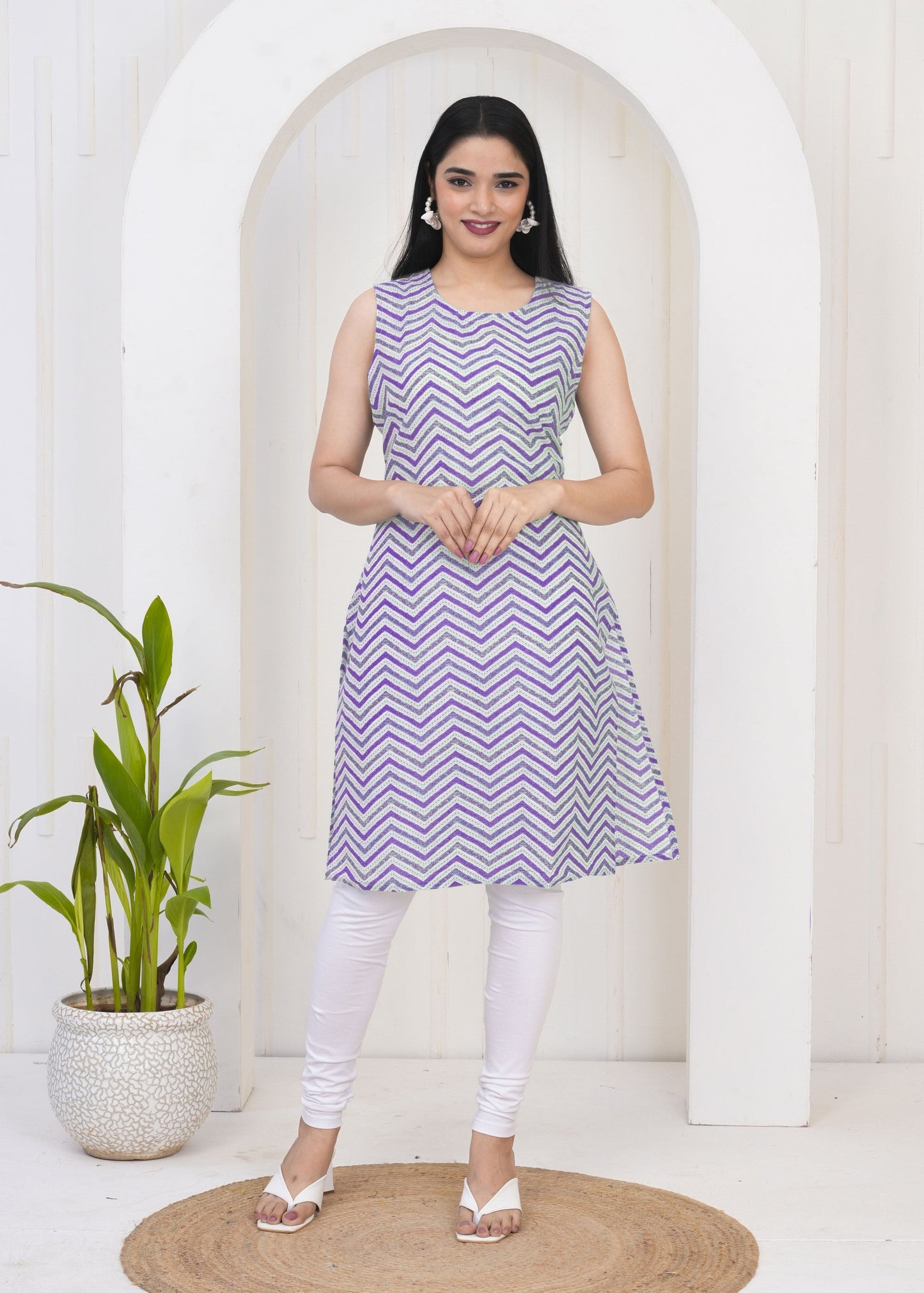 Women Purple Chevron/Zig Zag Pure Cotton Straight Kurti