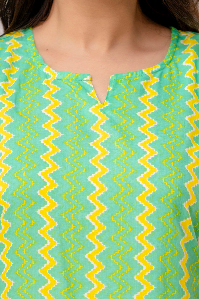 Women Zig Zag Chevron Parakeet Green Printed Night suit